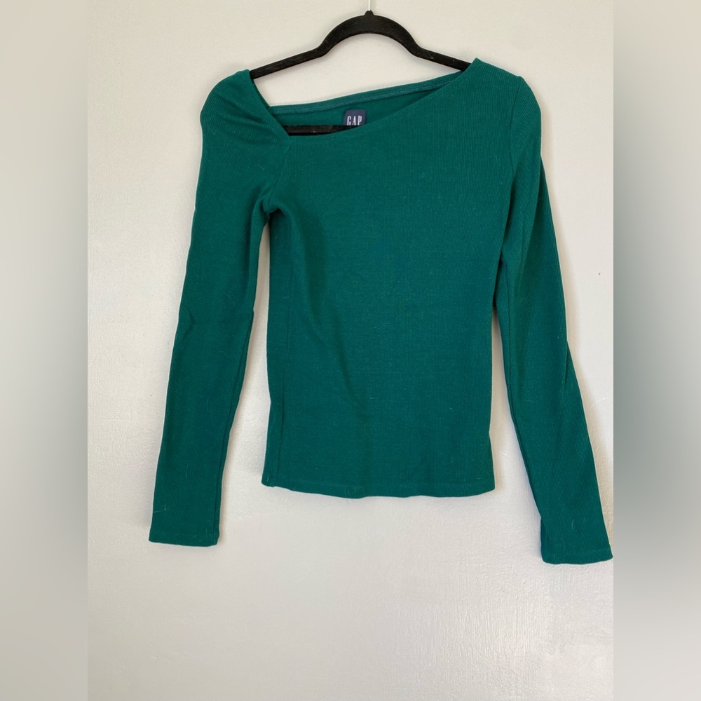Dark green GAP long sleeve